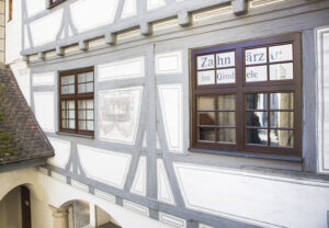 ZahnarztpraxisimGindele_Fenster